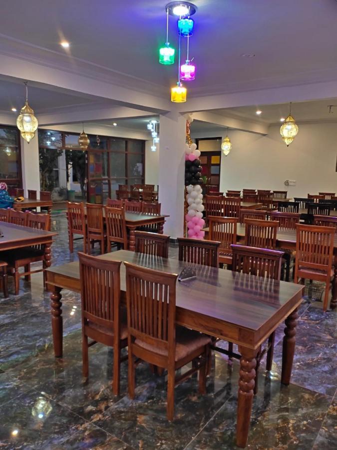 Radhika Palace Hotel بوشكار المظهر الخارجي الصورة